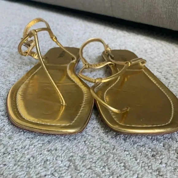 Two pairs Prada, flat metallic sandals - Picture 5 of 14